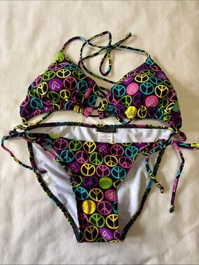Ingear Black Bikini with Neon Peace Sign Print 👙☀️🌞